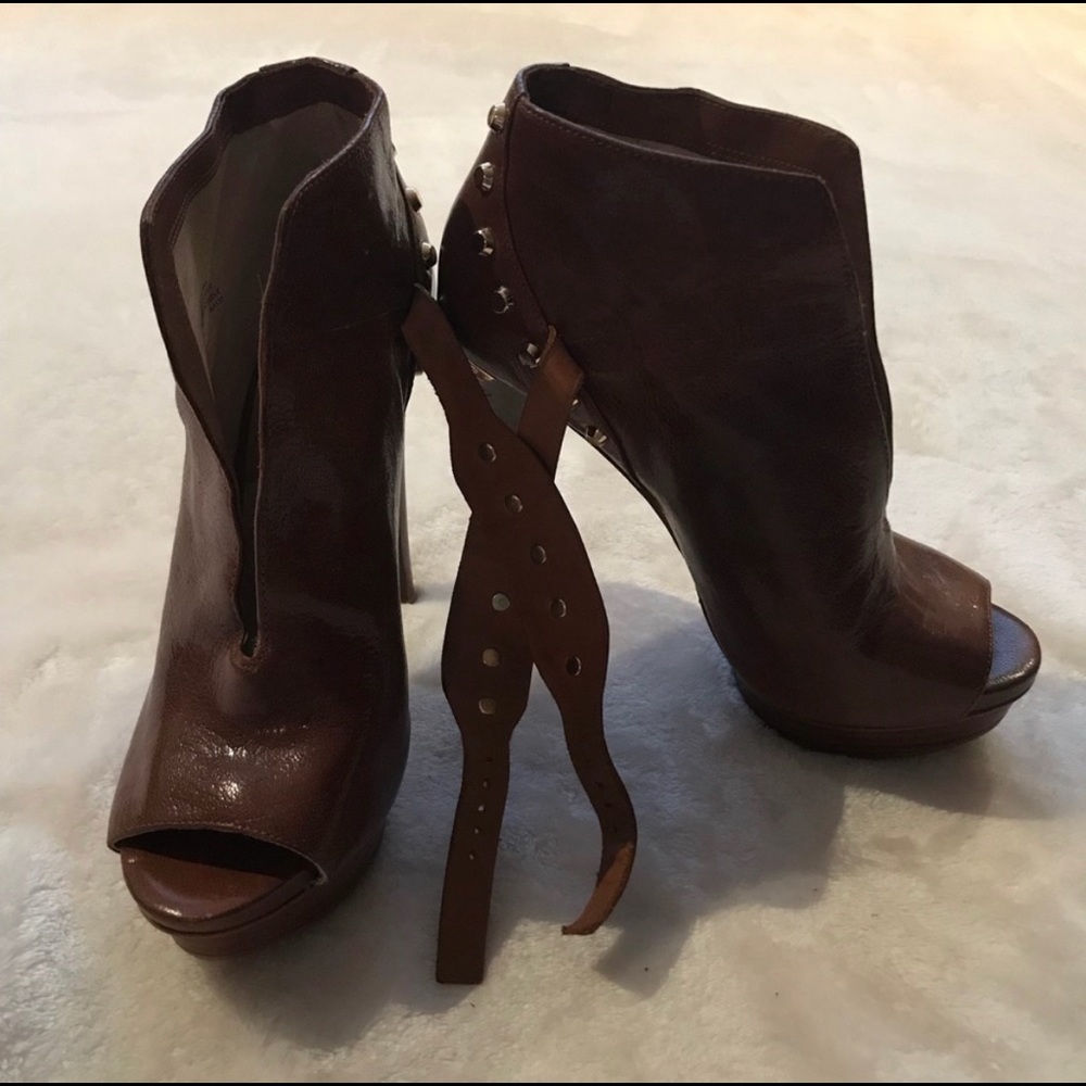 Michael Kors 5” Peep Toe Heels